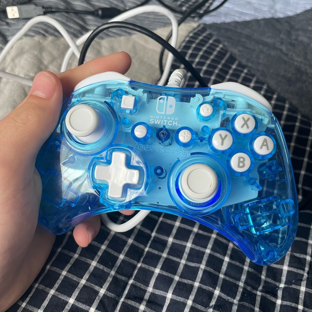 2 pack Nintendo controllers - Picture 2 of 6